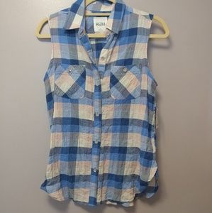 Mudd sleeveless plaid top